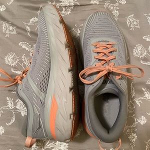 Hoka Bondi 7 like new !!! Worn once, love these but just wear my others more!